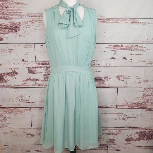 Modcloth Dresses & Skirts - Sleeveless Dress Modcloth Tie-Neck Mint Green M